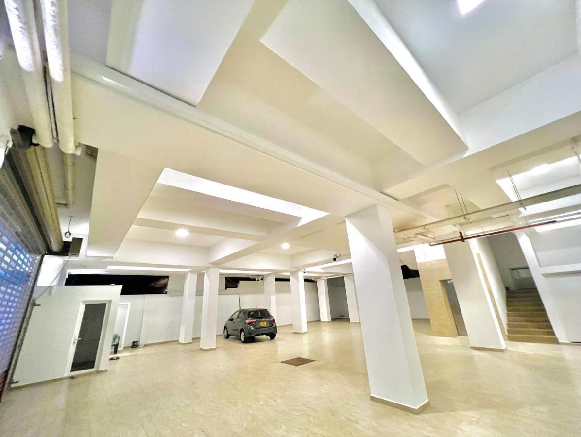 Lar Luxury Apartments Коломбо Экстерьер фото