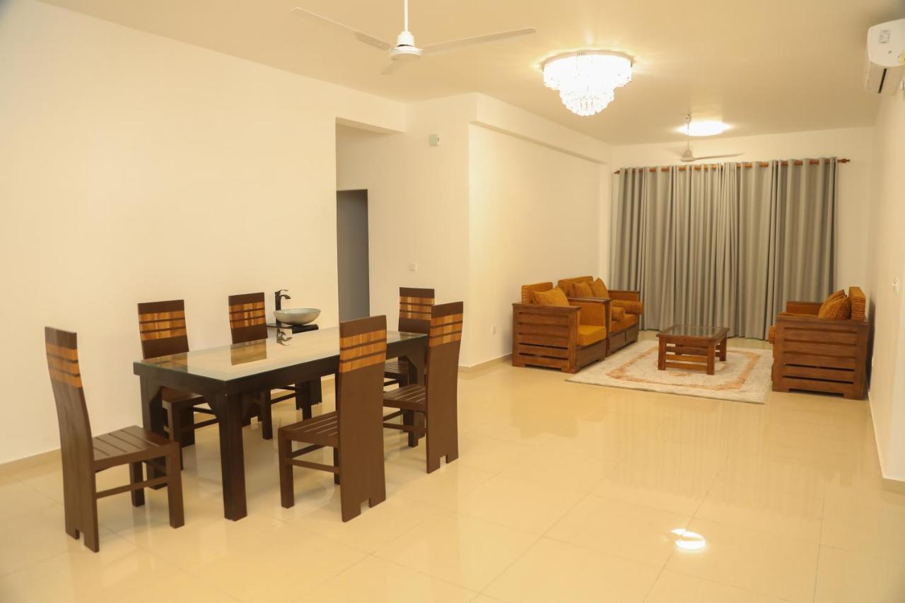 Lar Luxury Apartments Коломбо Экстерьер фото